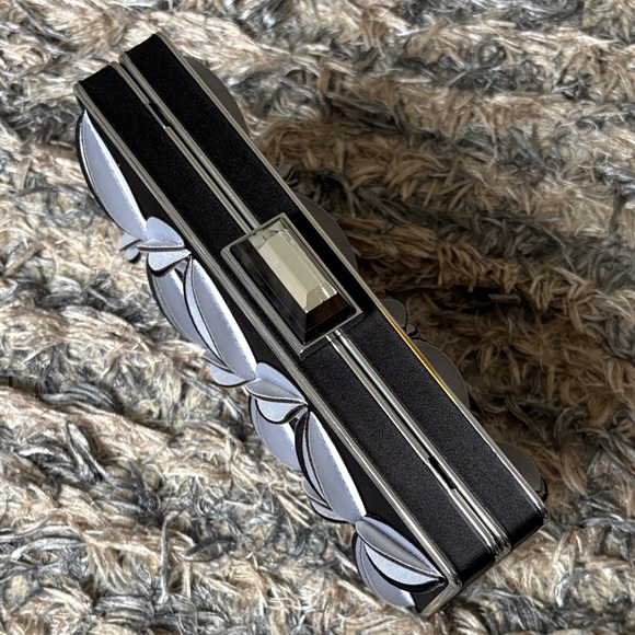 ✨✨Elegant Evening Clutch ✨✨ - Picture 5 of 7